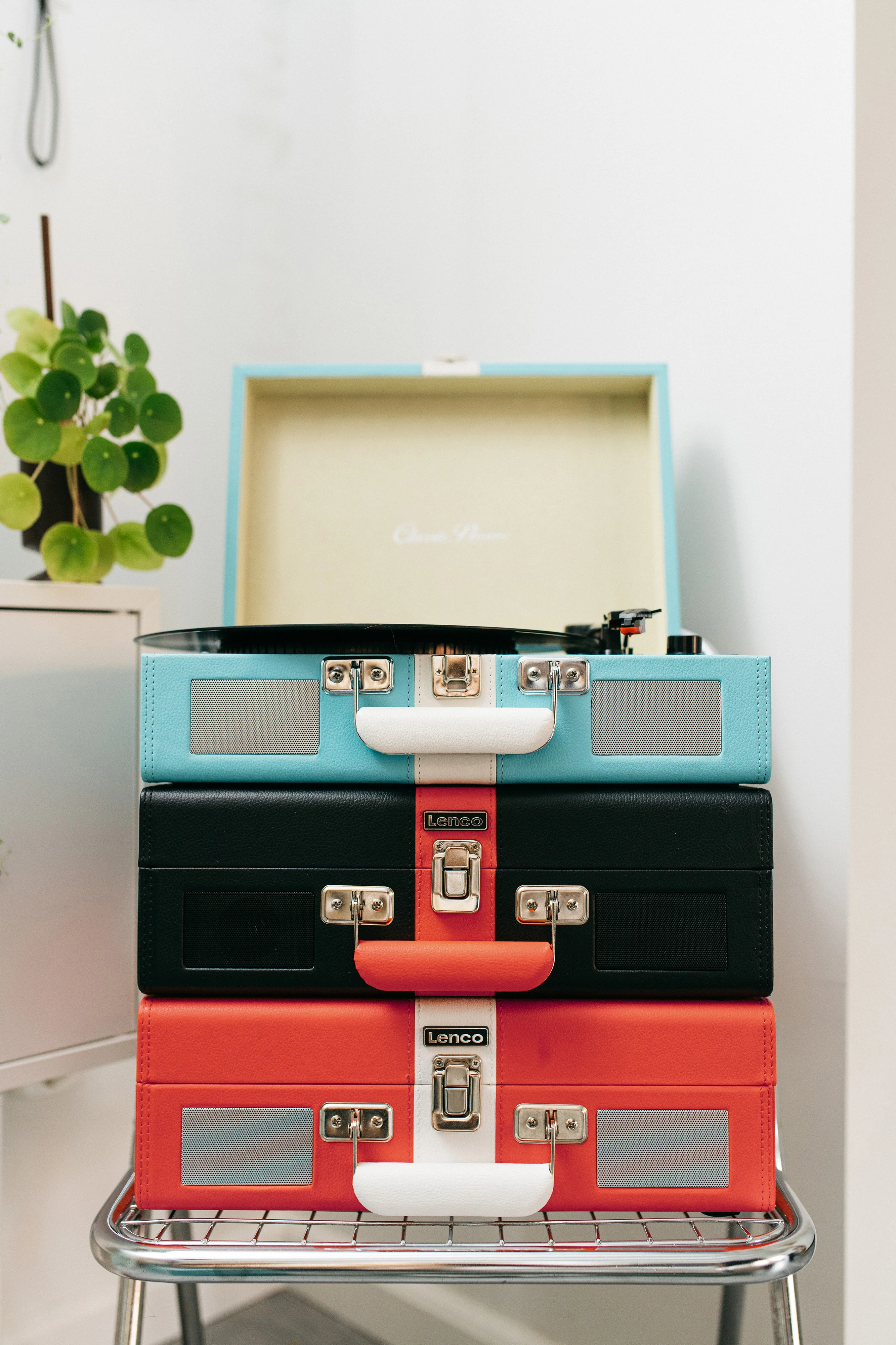 Classic Phono TT-110BKRD - Platine vinyle Bluetooth® avec haut-parleurs intégrés - Noir Rouge - Image 10