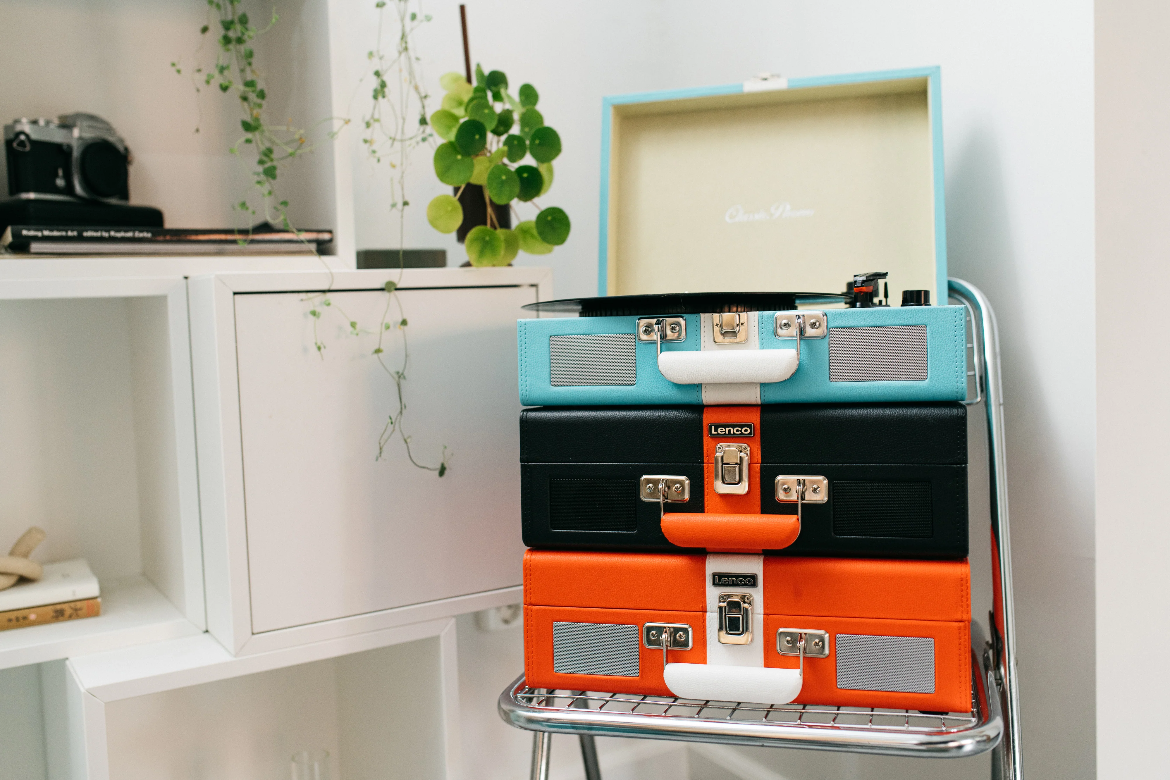 Classic Phono TT-110BKRD - Platine vinyle Bluetooth® avec haut-parleurs intégrés - Noir Rouge - Image 9