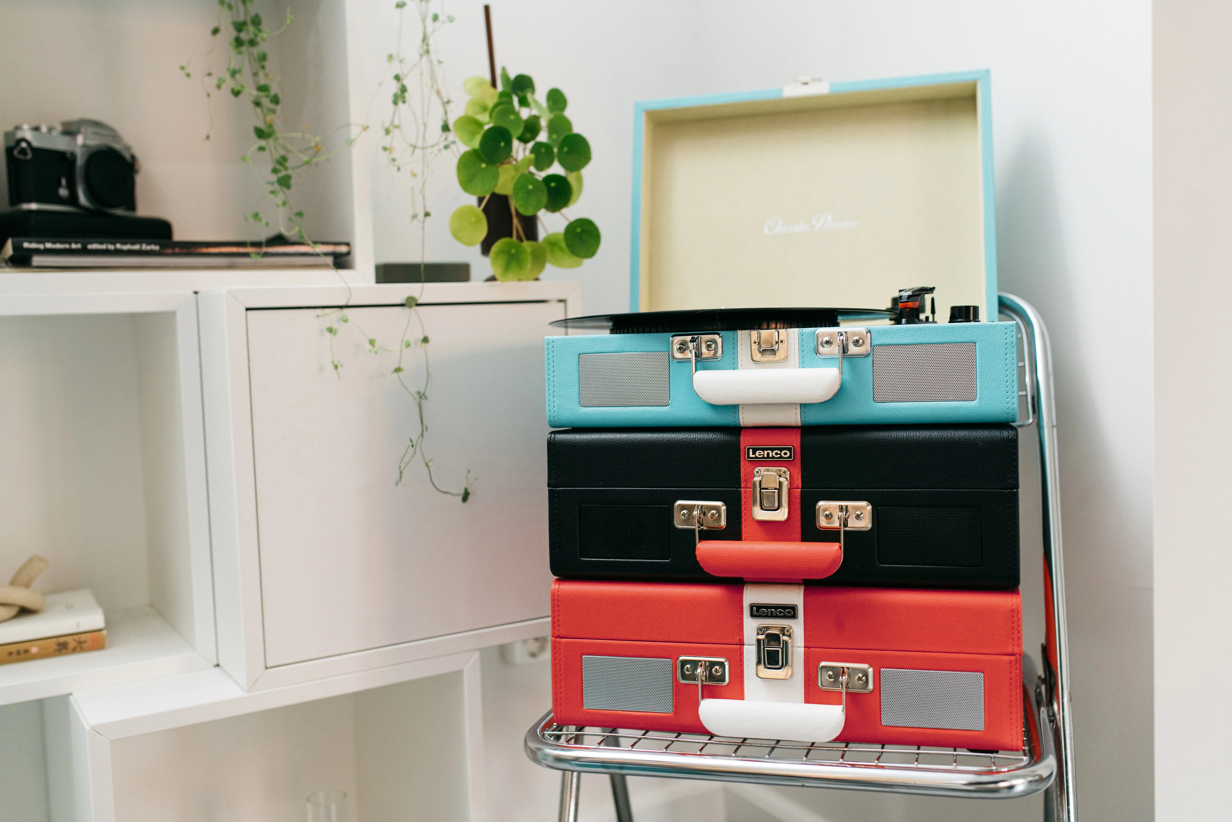 Classic Phono TT-110BUWH - Platine vinyle Bluetooth® avec haut-parleurs intégrés - Bleu Blanc - Image 10