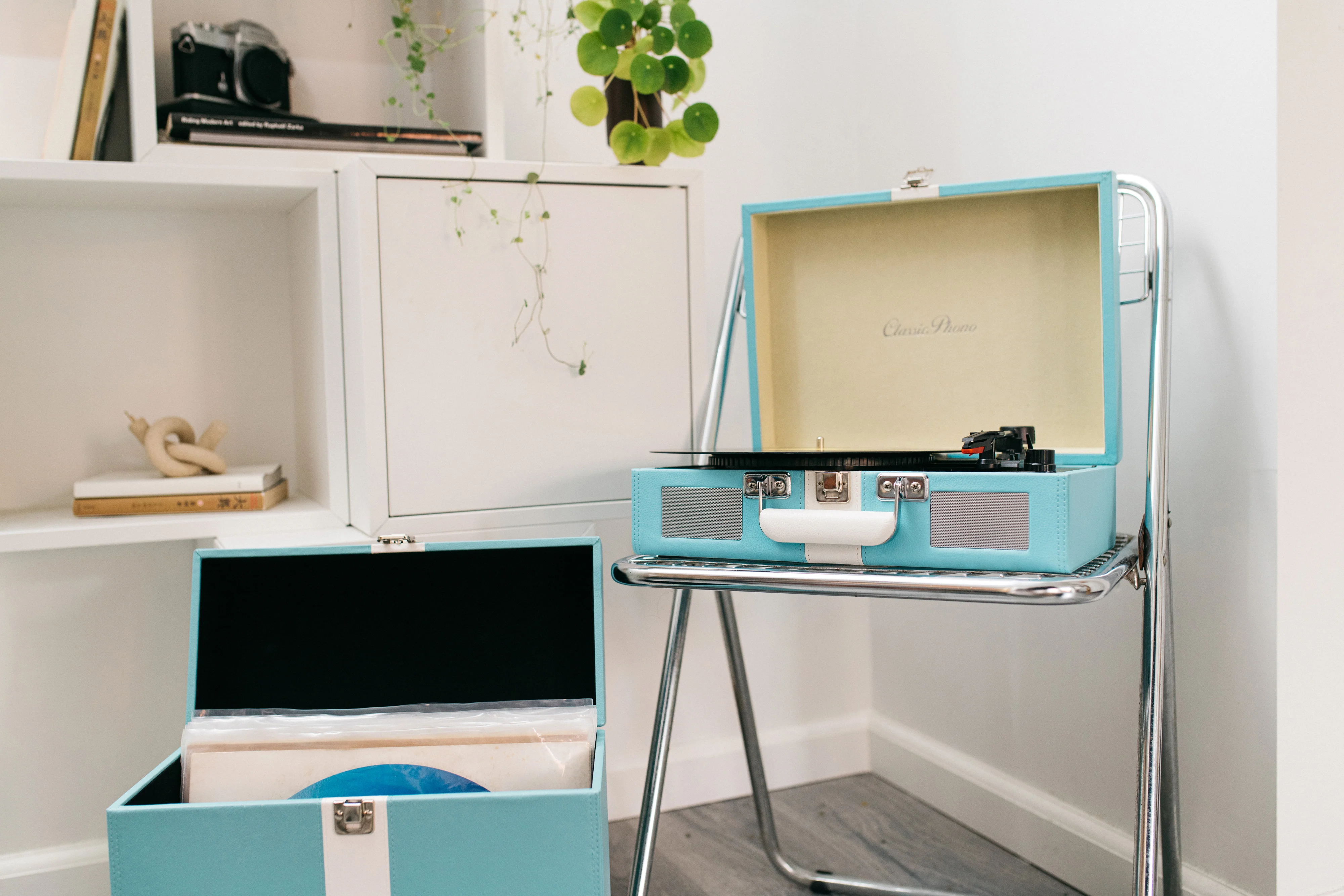 Classic Phono TT-110BUWH - Platine vinyle Bluetooth® avec haut-parleurs intégrés - Bleu Blanc - Image 9