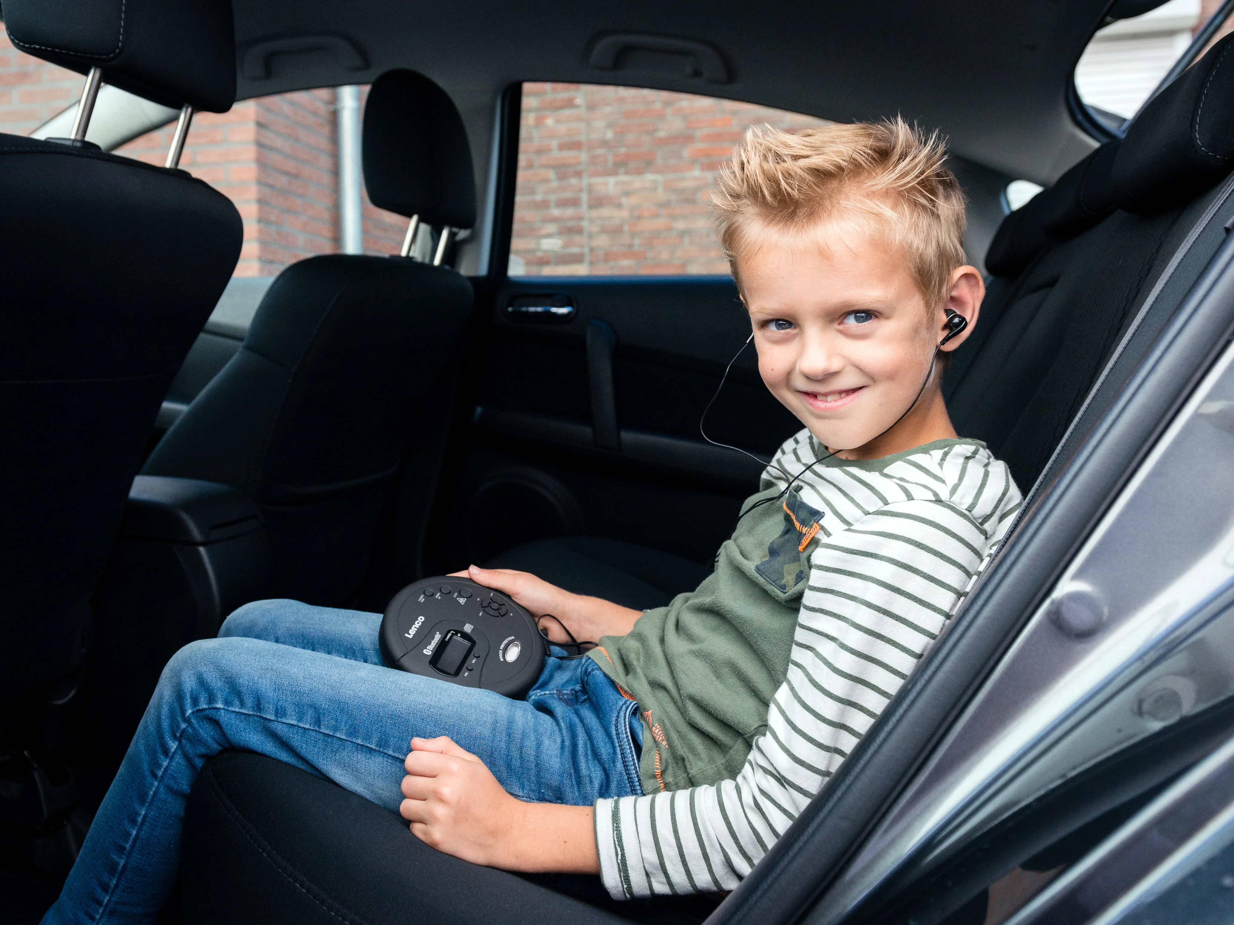 Lenco CD-300BK - Lecteur CD/MP3 Bluetooth® portable avec protection antichoc - Noir - Image 18