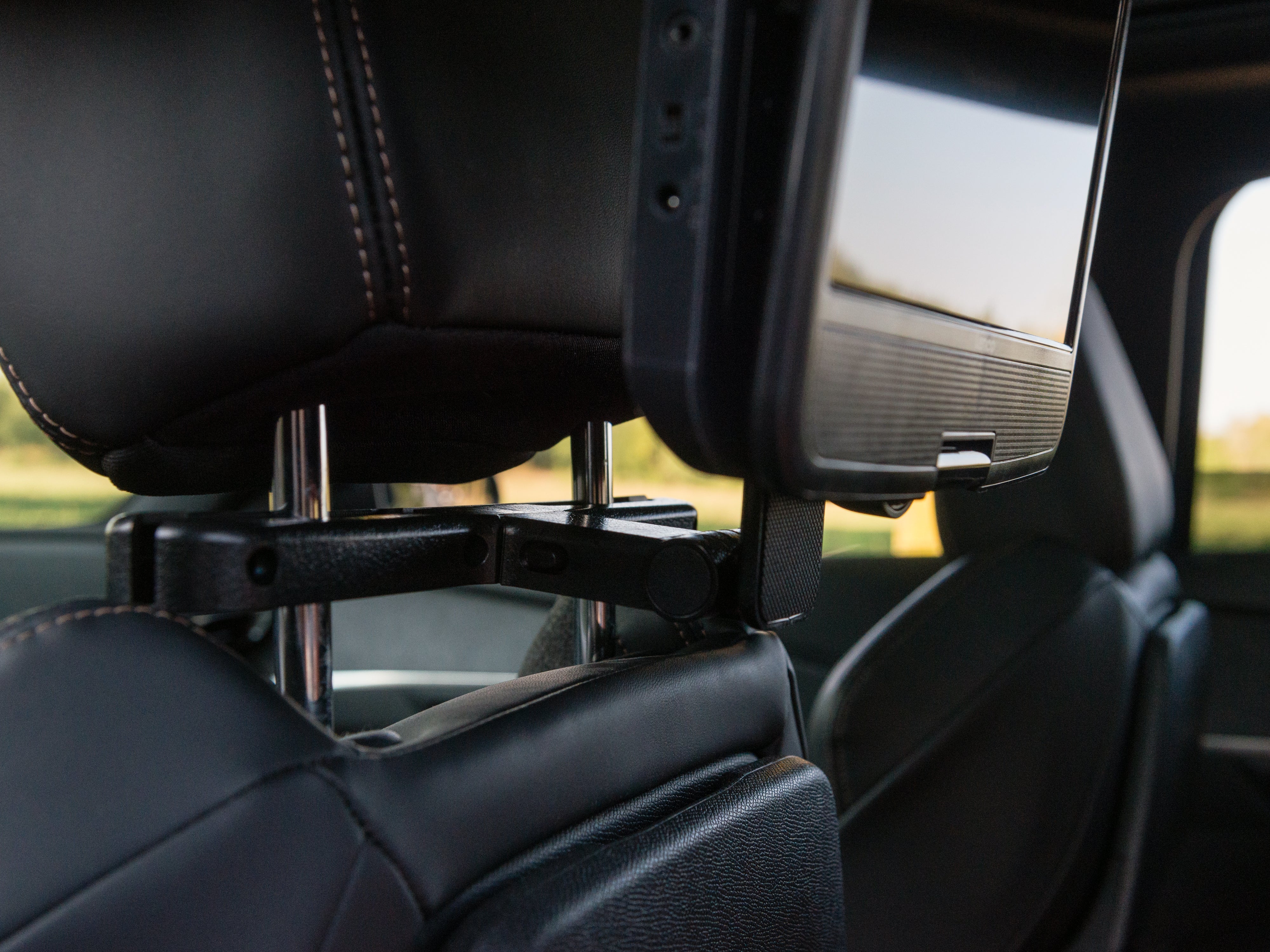 Lenco DVP-1010BK - Lecteur DVD portable de 10 pouces avec connexion USB, casque et dispositif de suspension - Image 22