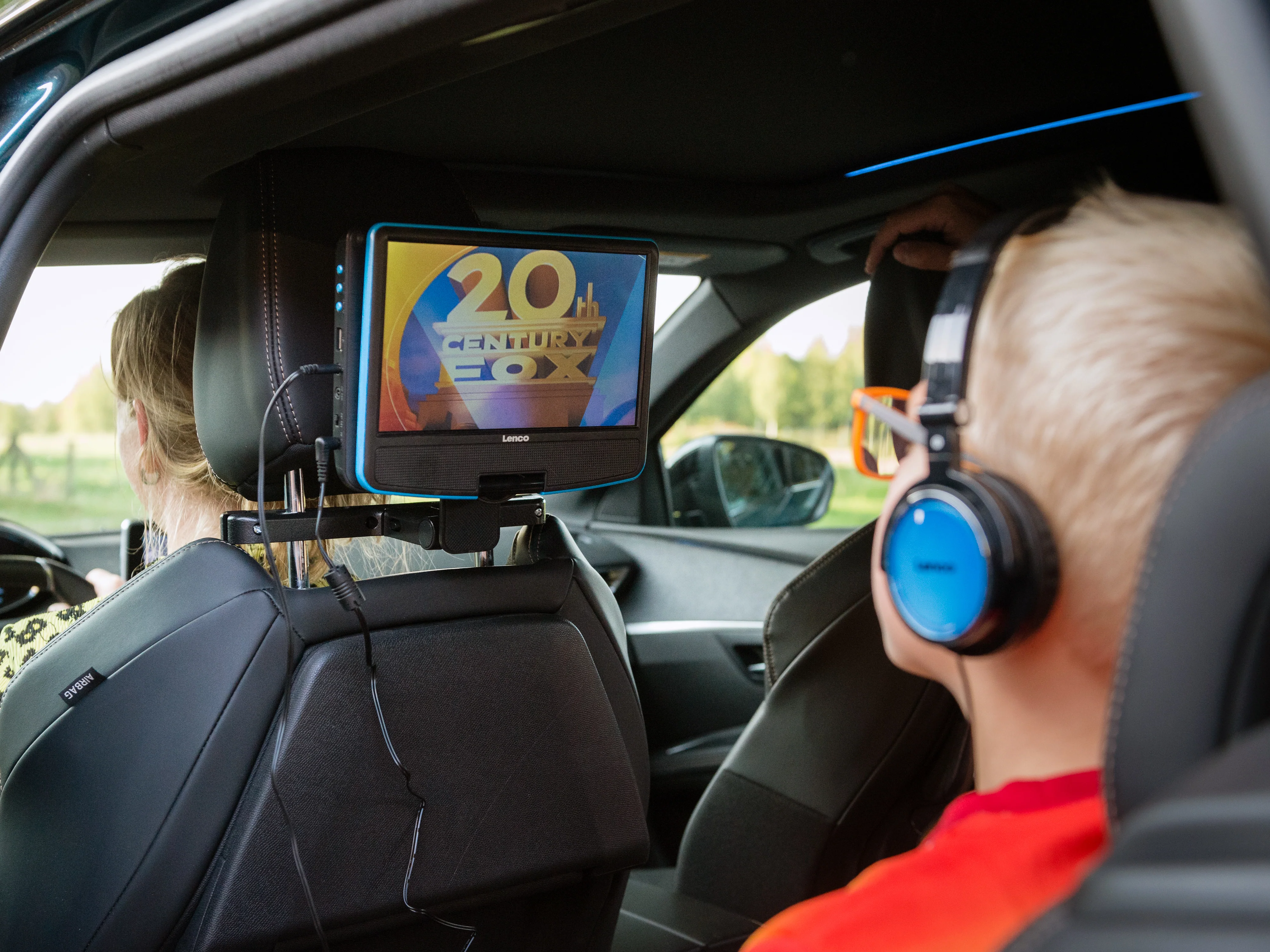 Lenco DVP-910BU - Lecteur DVD portable de 9 pouces avec casque, port USB et dispositif de suspension - Bleu/noir - Image 19