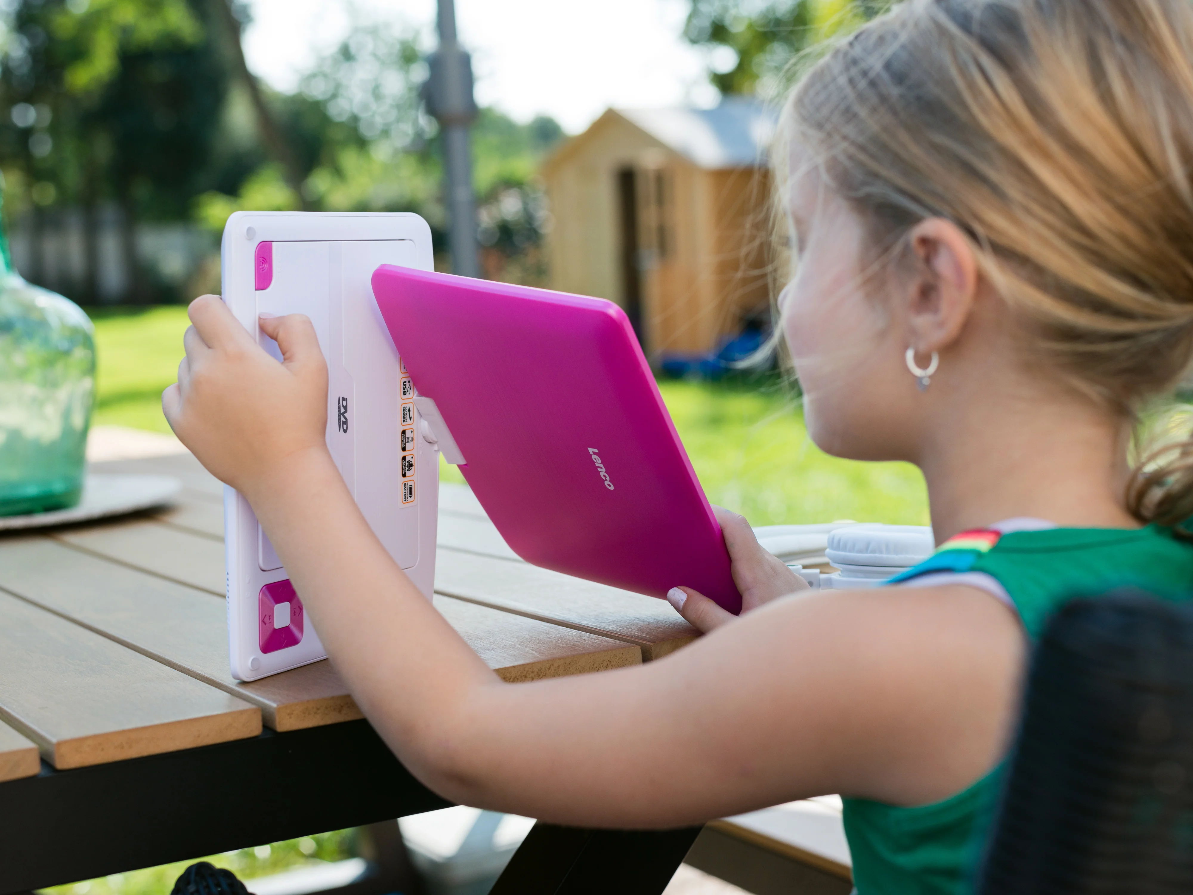 Lenco DVP-910PK - Lecteur DVD portable de 9 pouces avec casque, port USB et dispositif de suspension - Rose/blanc - Image 16