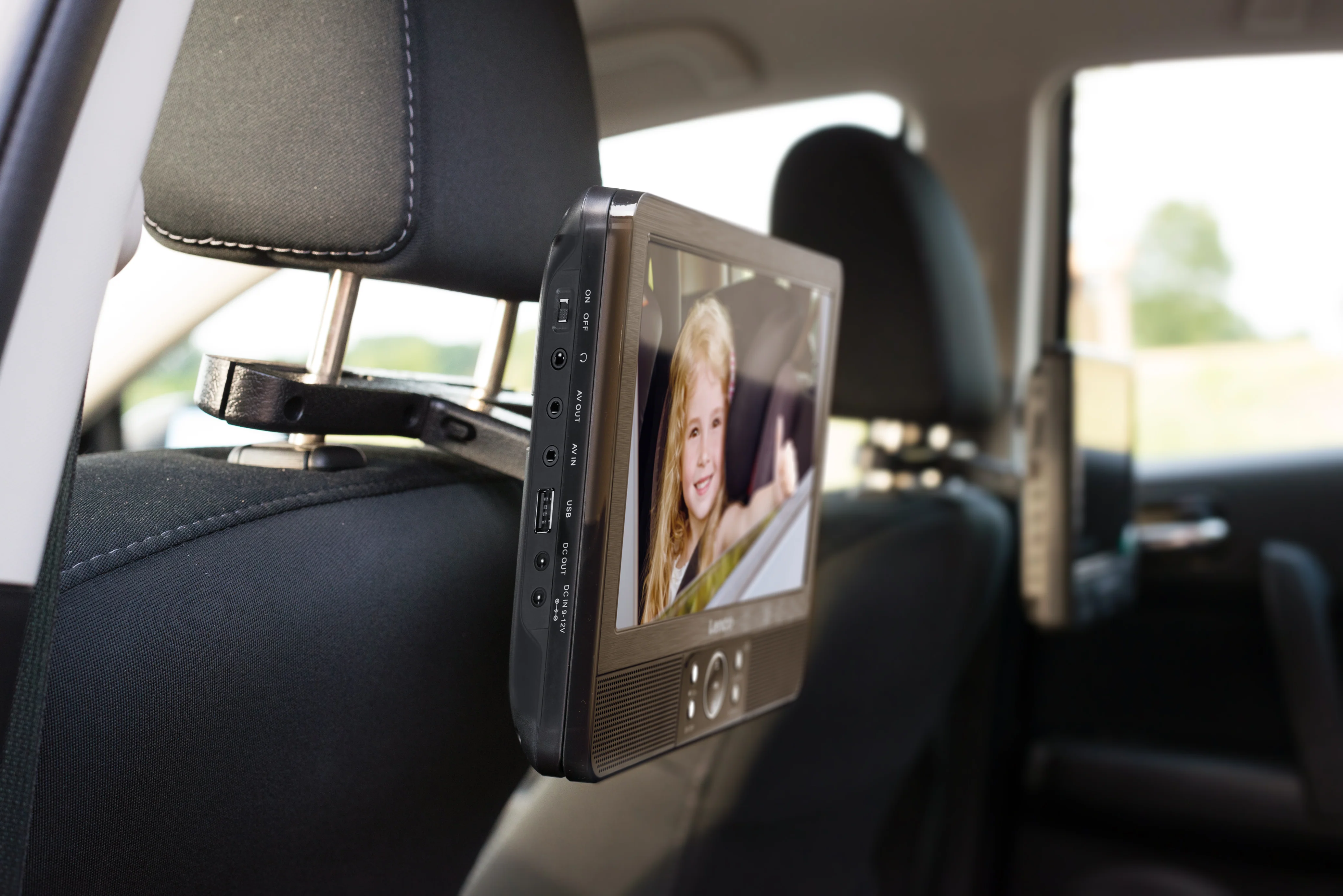 Lenco DVP-939 - Lecteur DVD portable 2 x 9 pouces avec connexion USB, emplacement pour carte SD, pile intégrée, deux casques et deux supports - Noir - Image 13