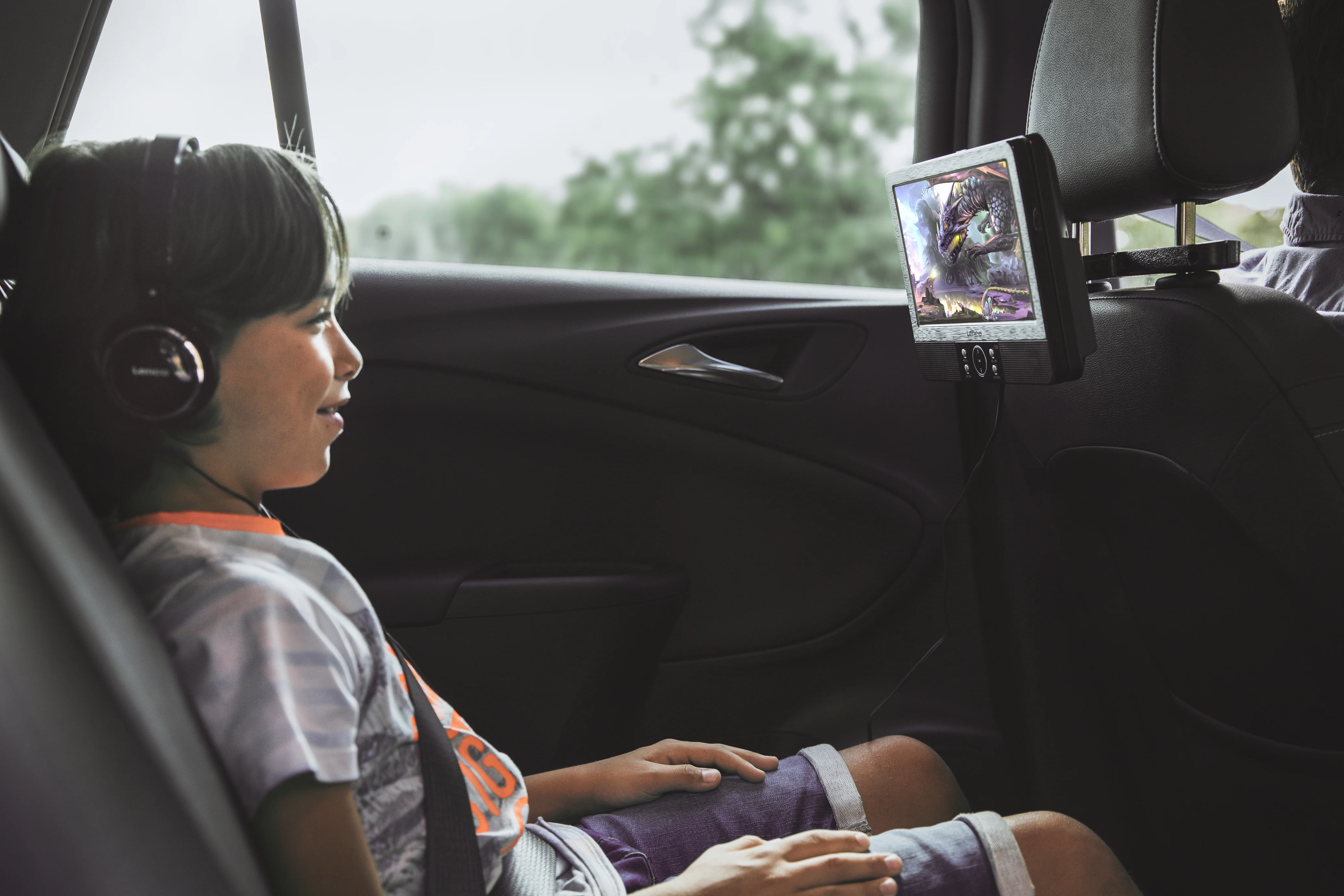 Lenco DVP-939 - Lecteur DVD portable 2 x 9 pouces avec connexion USB, emplacement pour carte SD, pile intégrée, deux casques et deux supports - Noir - Image 18