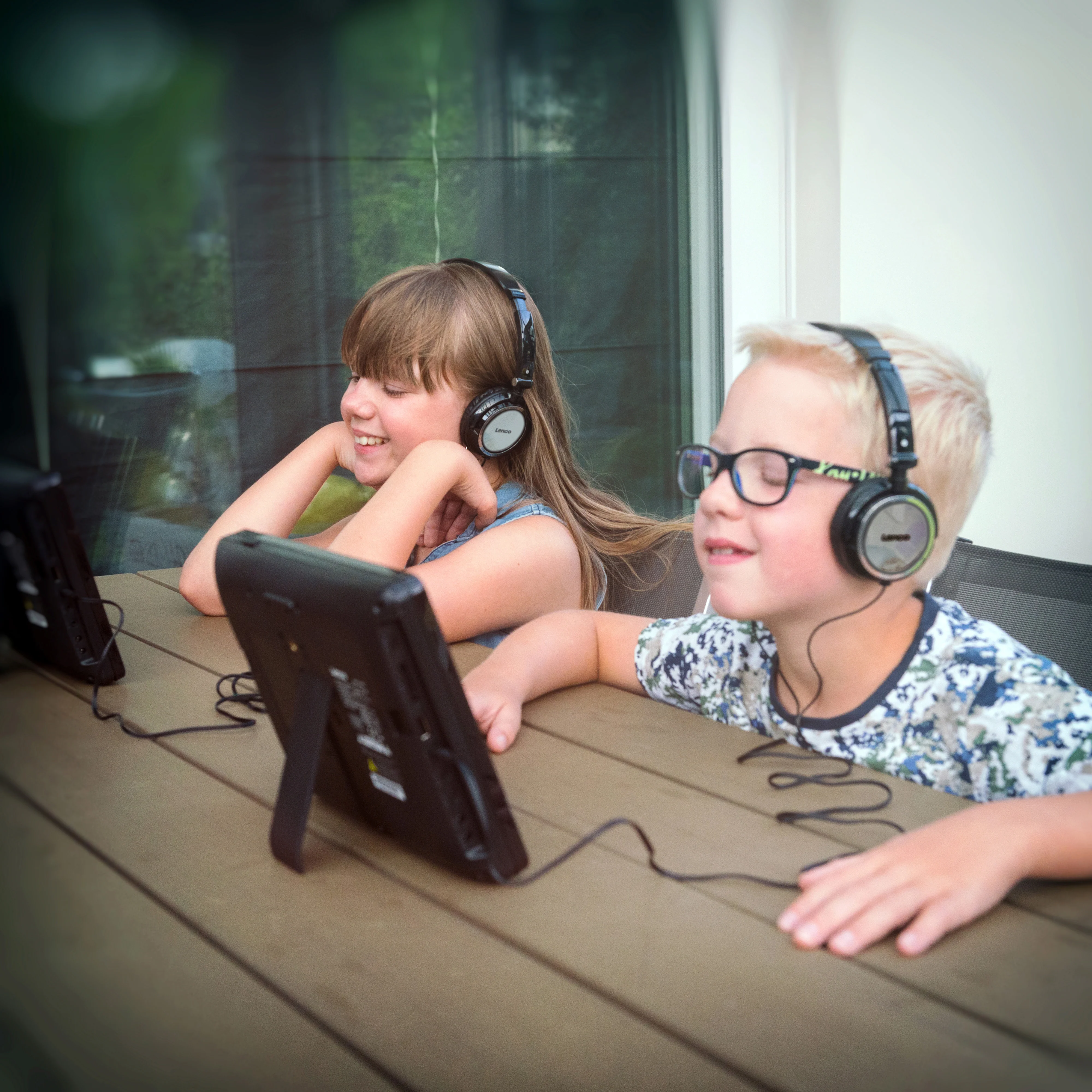 Lenco DVP-940 - Double DVD 9 pouces - USB - SD - 2 casques - Noir - Image 8