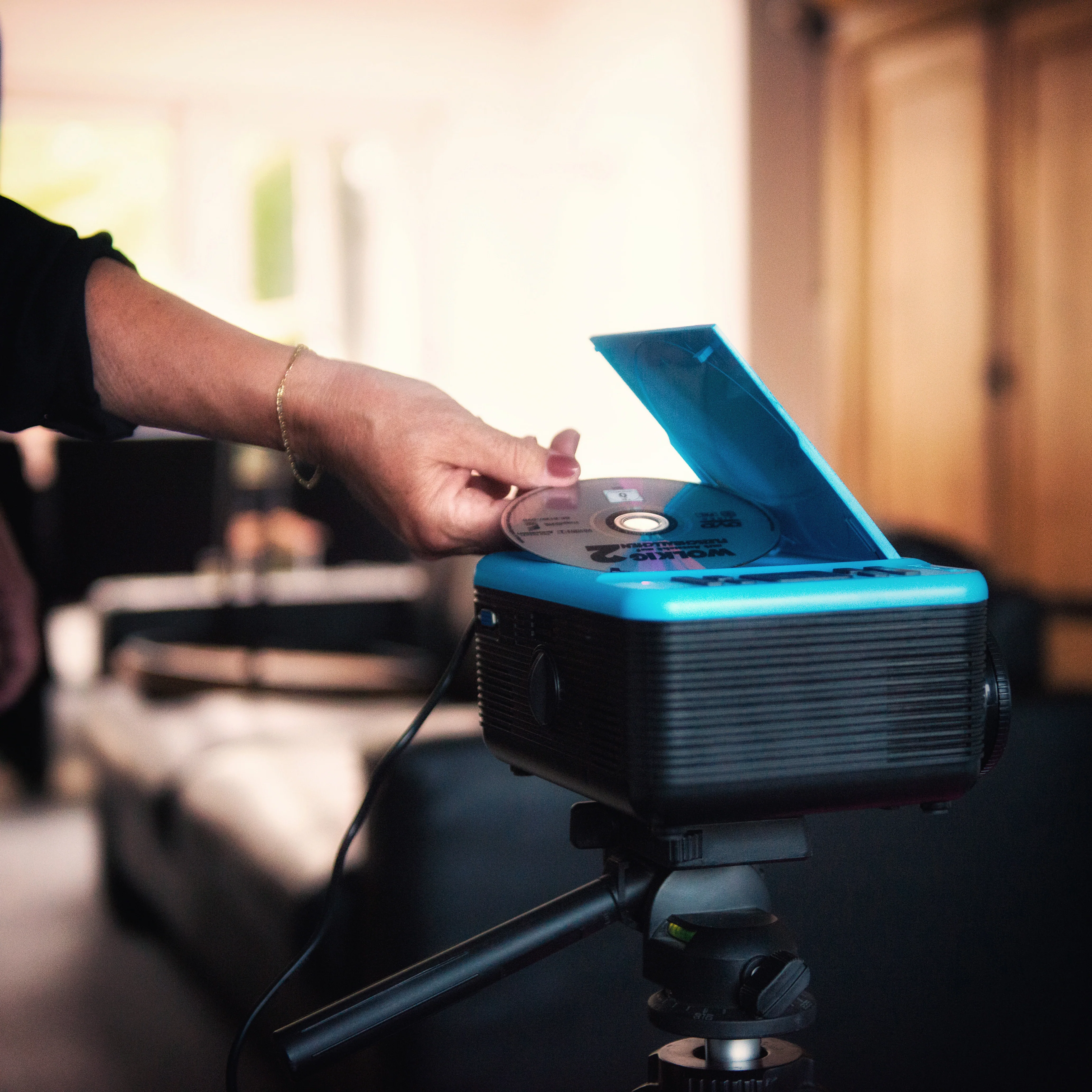 Lenco LPJ-500BU - Projecteur LCD avec lecteur DVD et connexion Bluetooth® - Bleu - Image 27