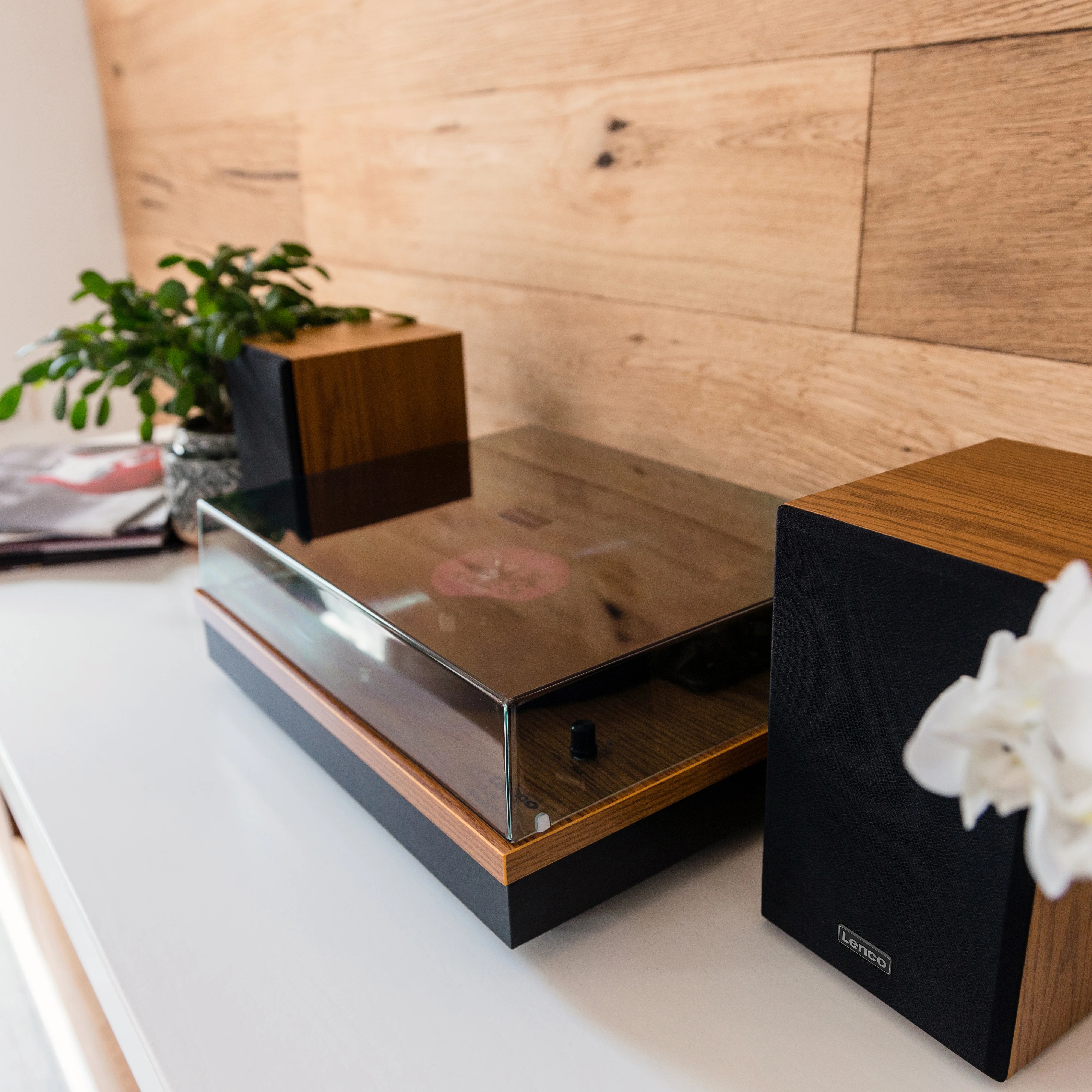 Lenco LS-300WD - Platine avec Bluetooth® et deux haut-parleurs externes, bois - Image 14