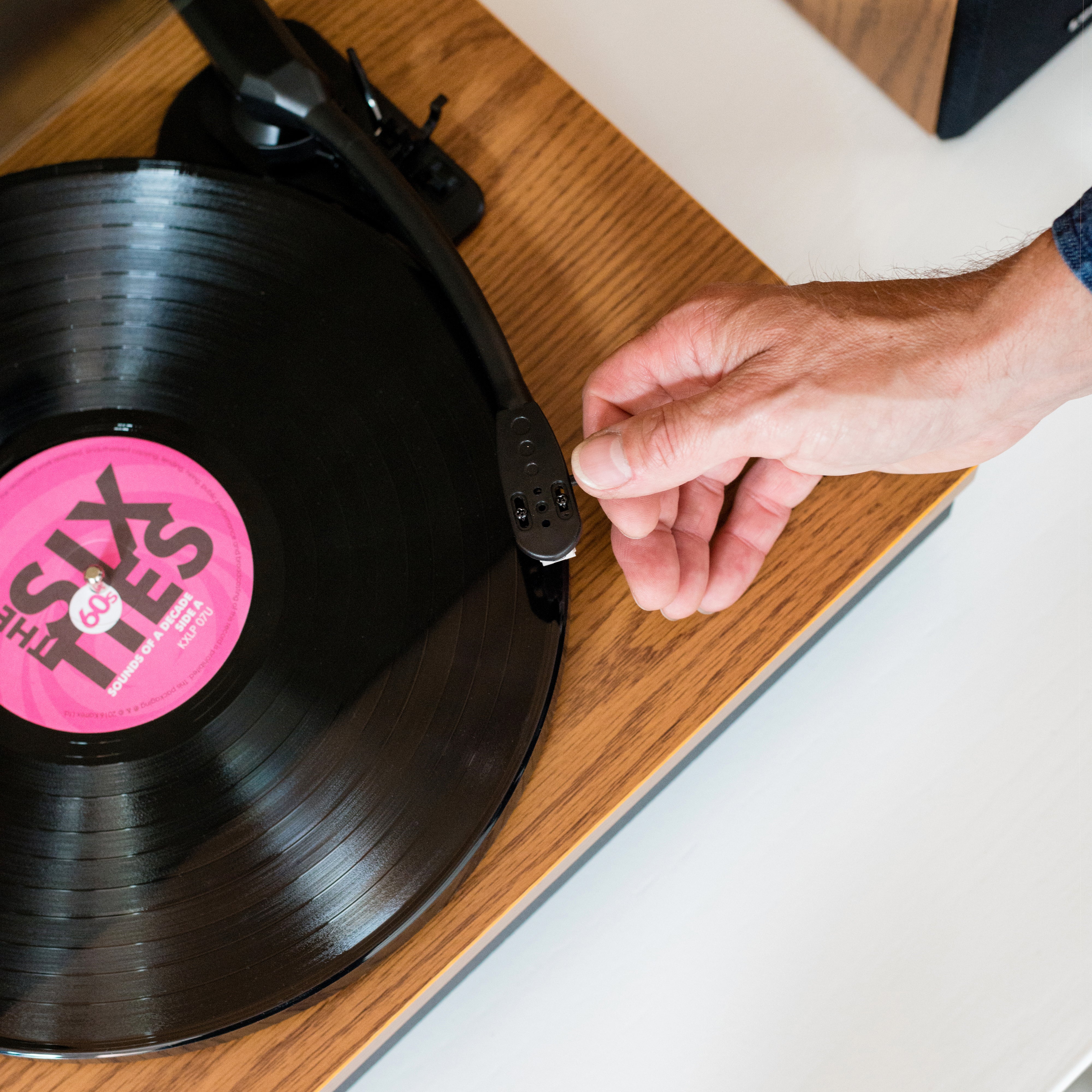 Lenco LS-300WD - Platine avec Bluetooth® et deux haut-parleurs externes, bois - Image 22