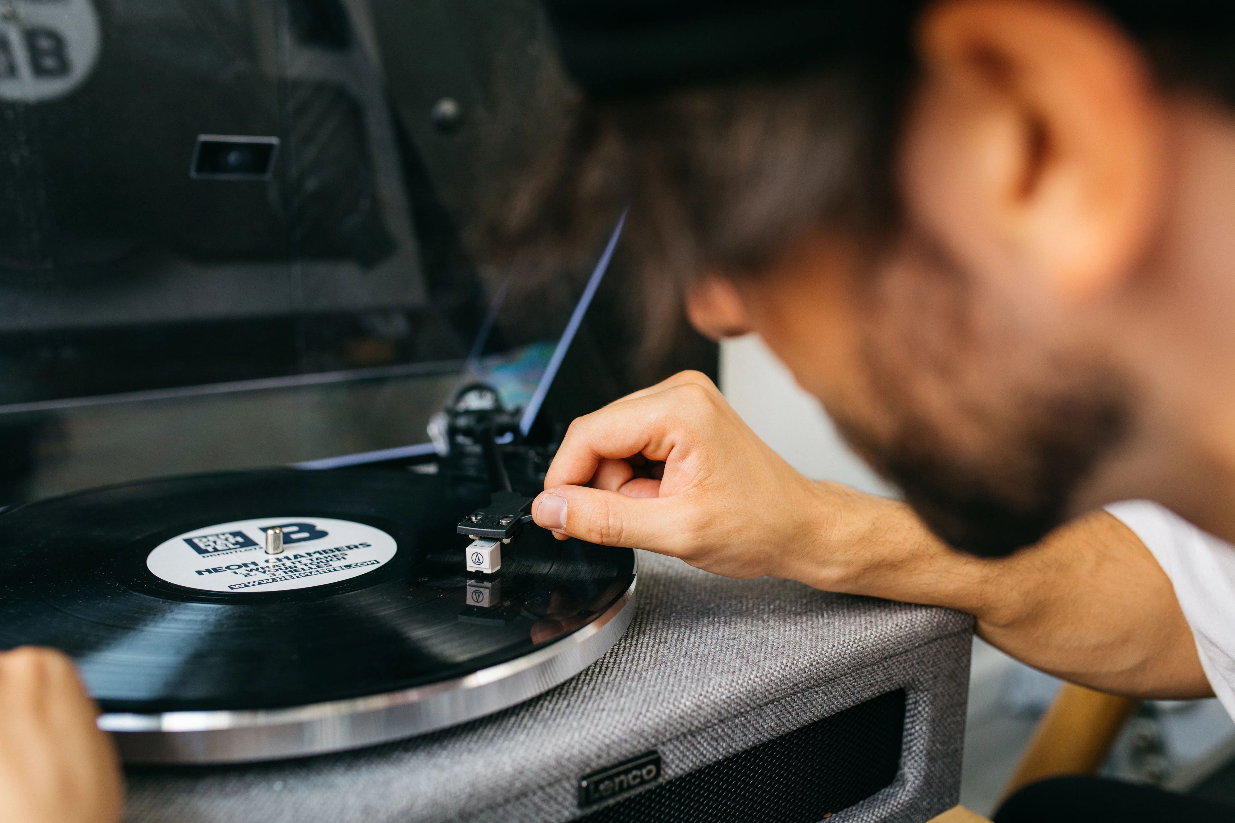 Lenco LS-440GY - Platine vinyle avec 4 haut-parleurs incorporés - Tissu - Gris - Image 15