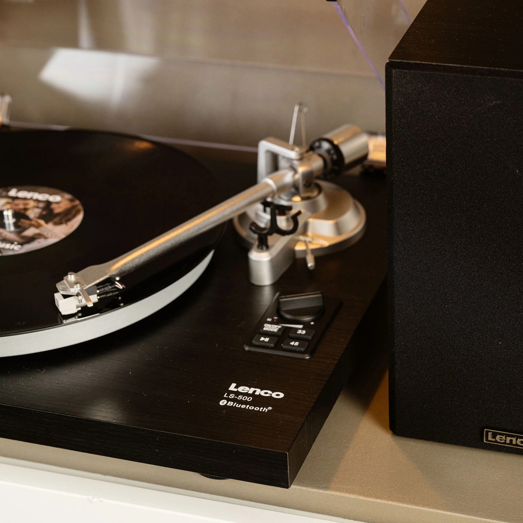 Lenco LS-500BK - Platine avec amplificateur intégré, Bluetooth® et deux enceintes externes - Noir - Image 18