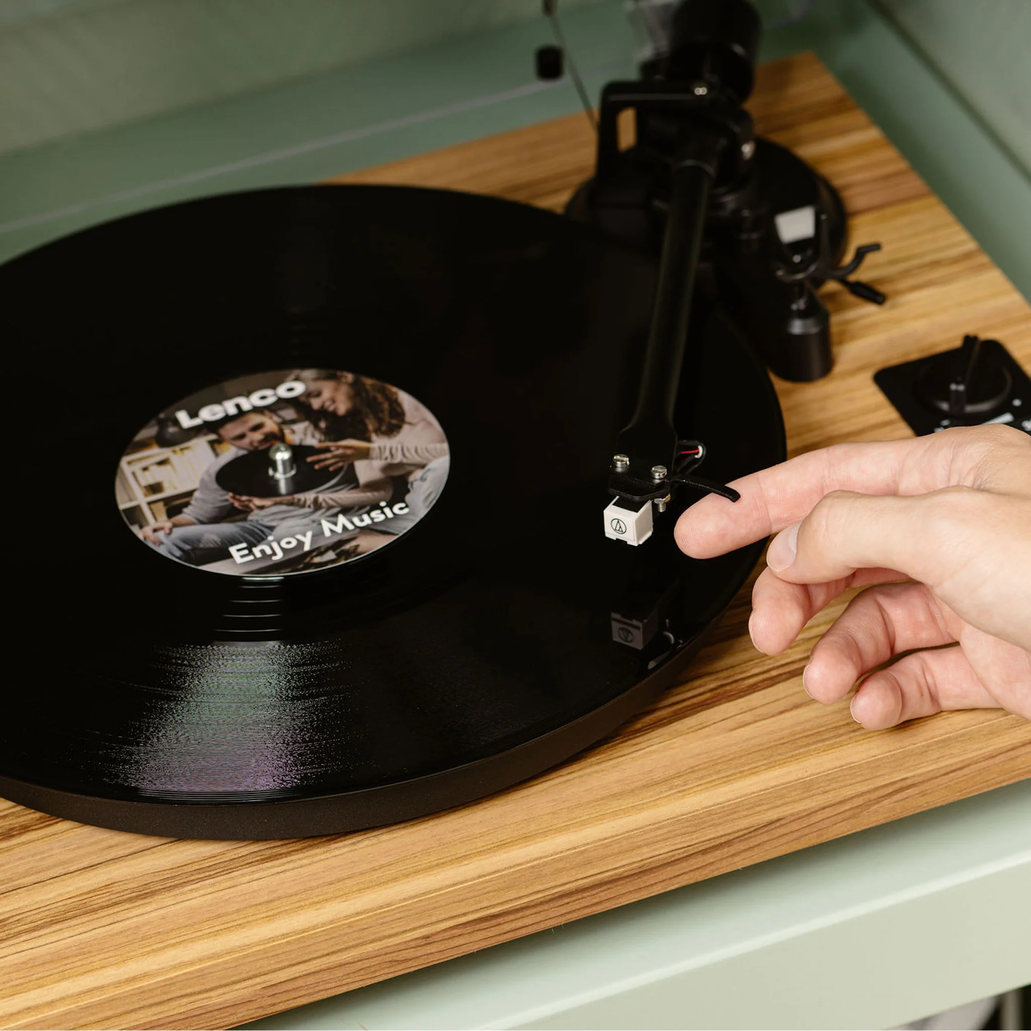 Lenco LS-500OK - Platine avec amplificateur intégré, Bluetooth® et deux enceintes externes - Bois - Image 17