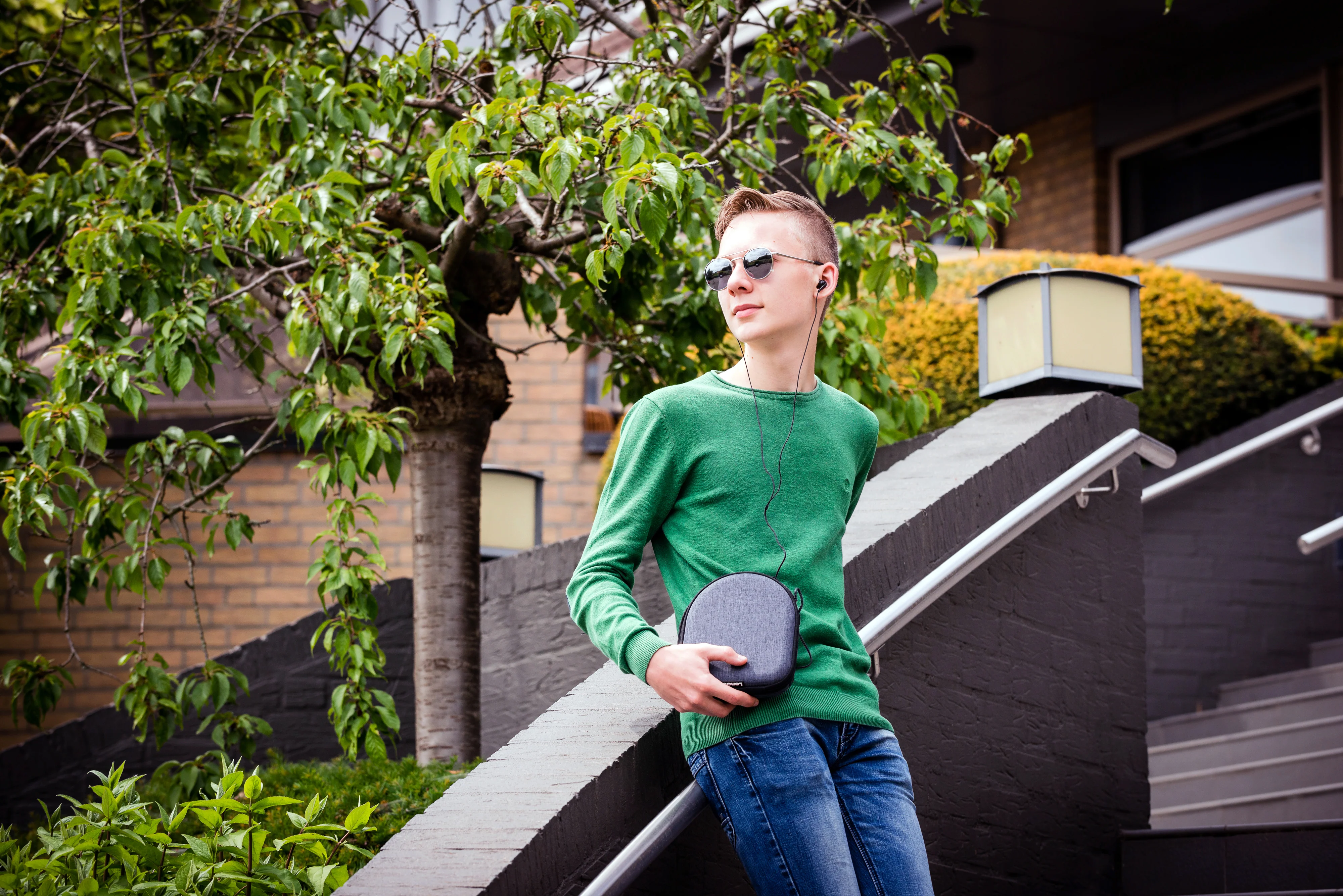 Lenco PBC-50GY - Étui avec chargeur portable intégré - Gris - Image 10