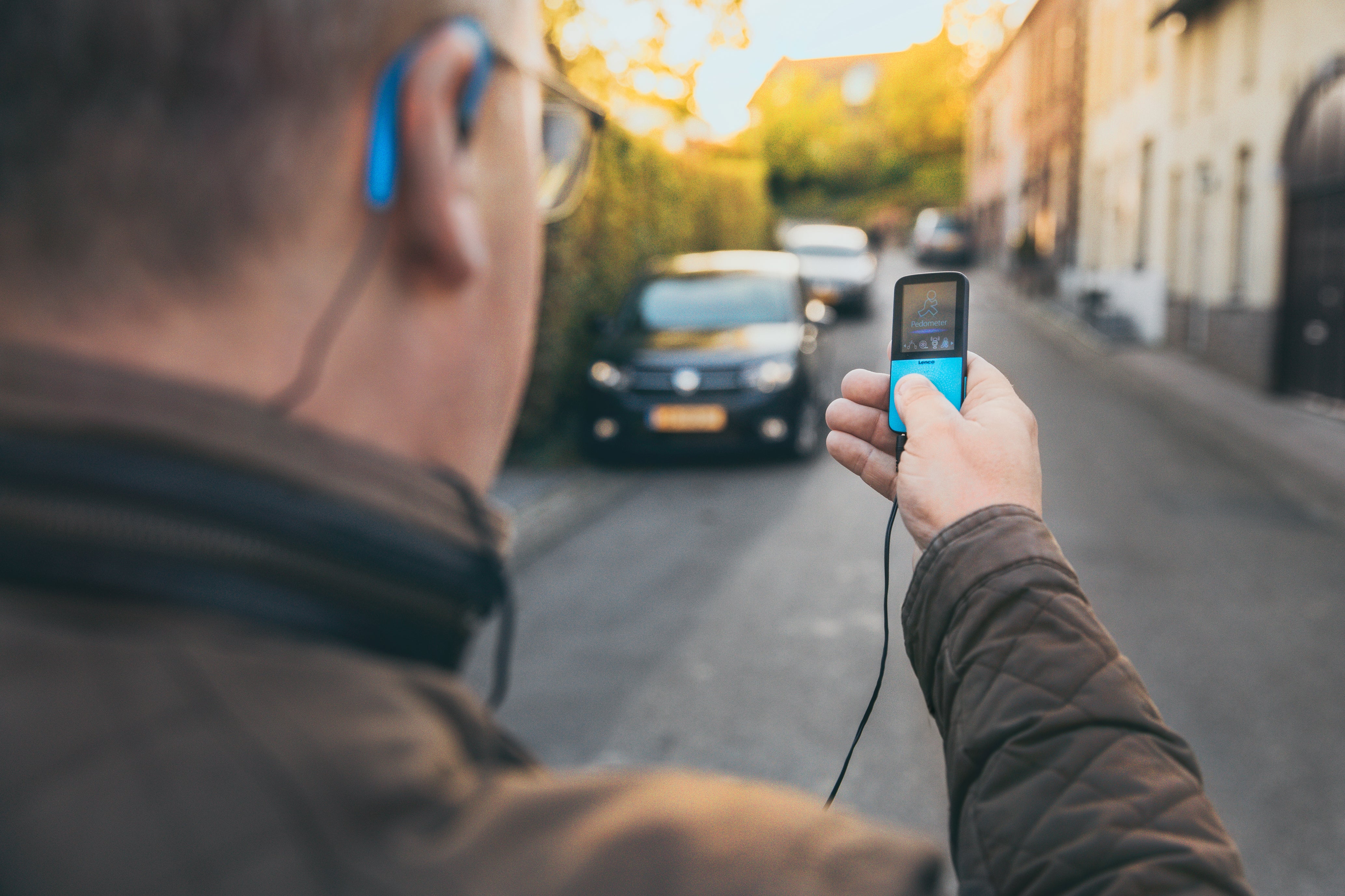Lenco PODO-153BU - Lecteur MP3 de sport avec podomètre, oreillettes de sport et brassard de sport - Bleu - Image 8