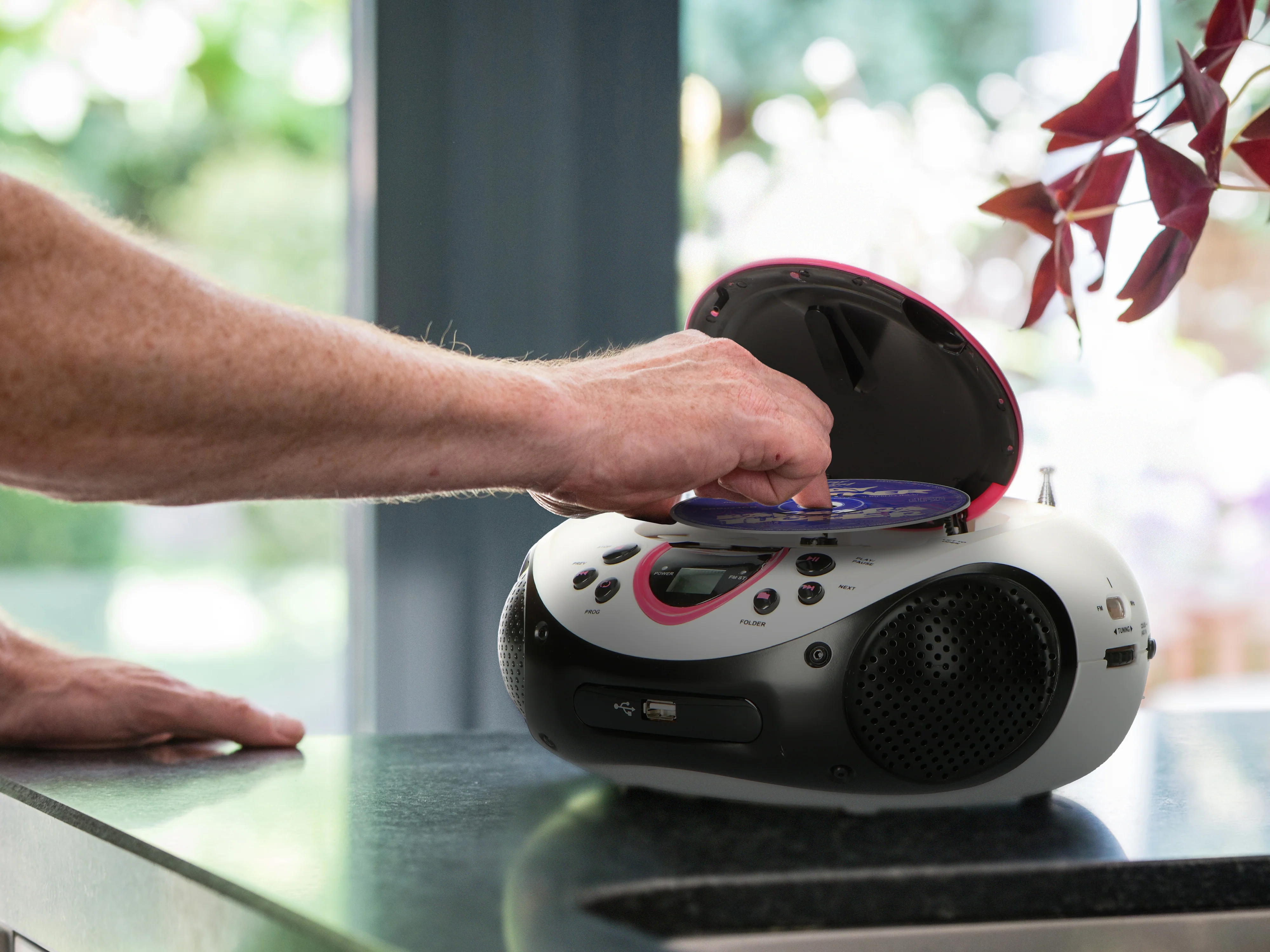 Lenco SCD-38 USB Pink - Radio FM et lecteur CD/USB portable - Rose - Image 15