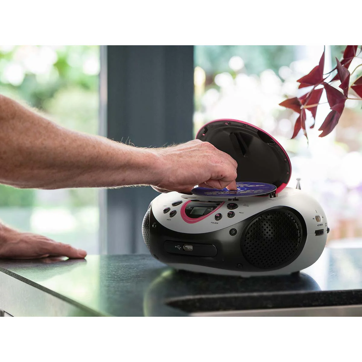 Lenco SCD-38 USB Pink - Radio FM et lecteur CD/USB portable - Rose - Image 7