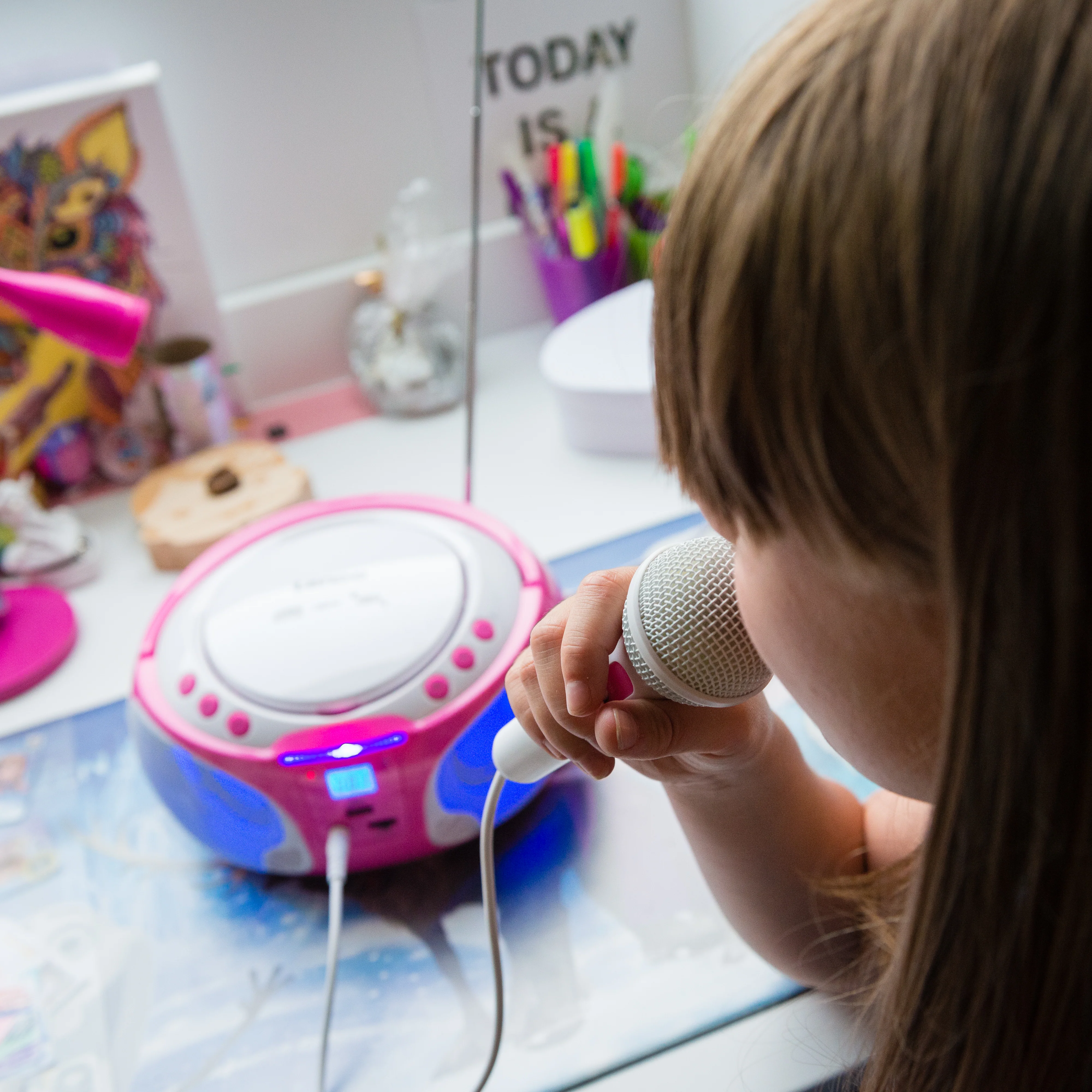 Lenco SCD-650PK - Radio FM et lecteur CD/MP3/USB portable avec microphone et effets lumineux - Rose - Image 18