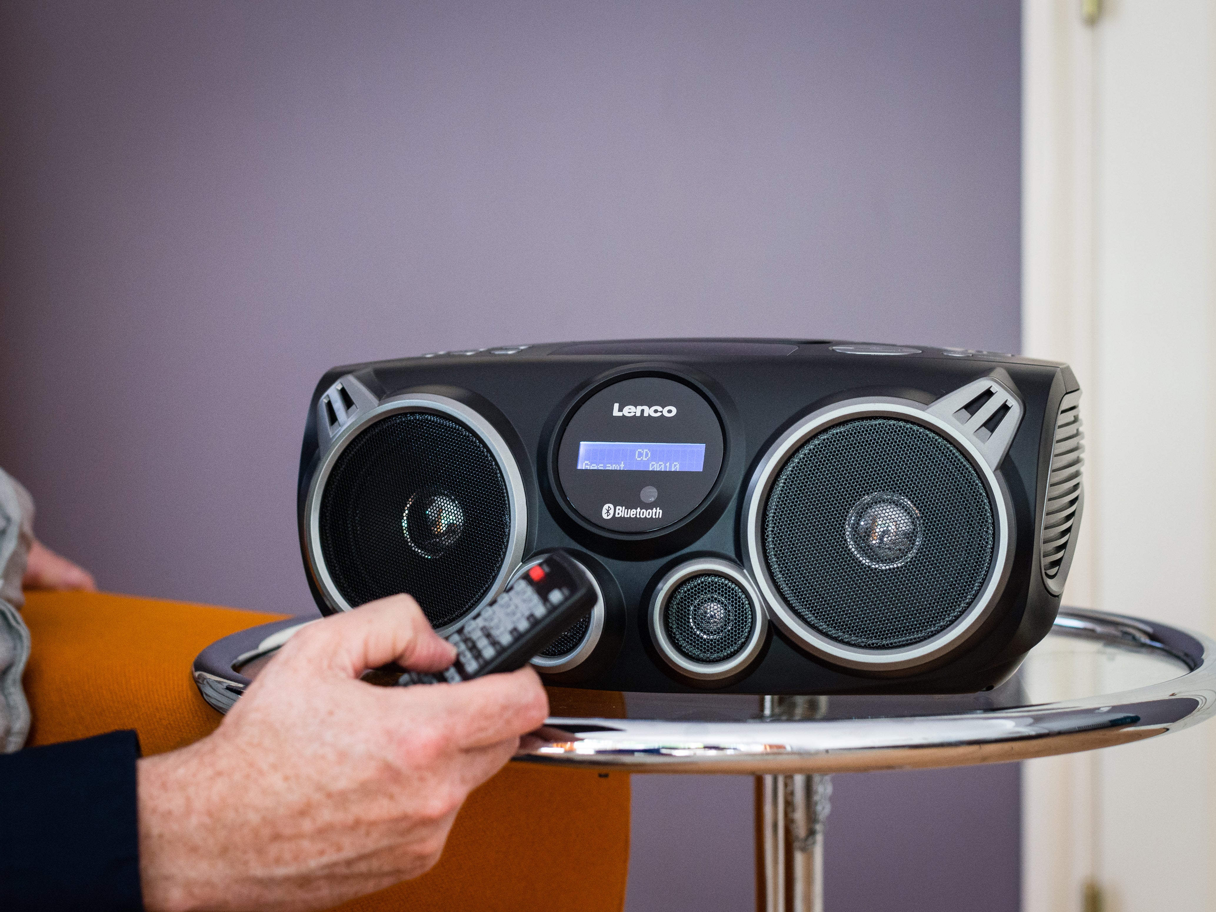 Lenco SCD-685BK - Radio DAB+/FM/lecteur CD portable avec connexions Bluetooth® et USB et emplacement pour carte SD - Noir - Image 11