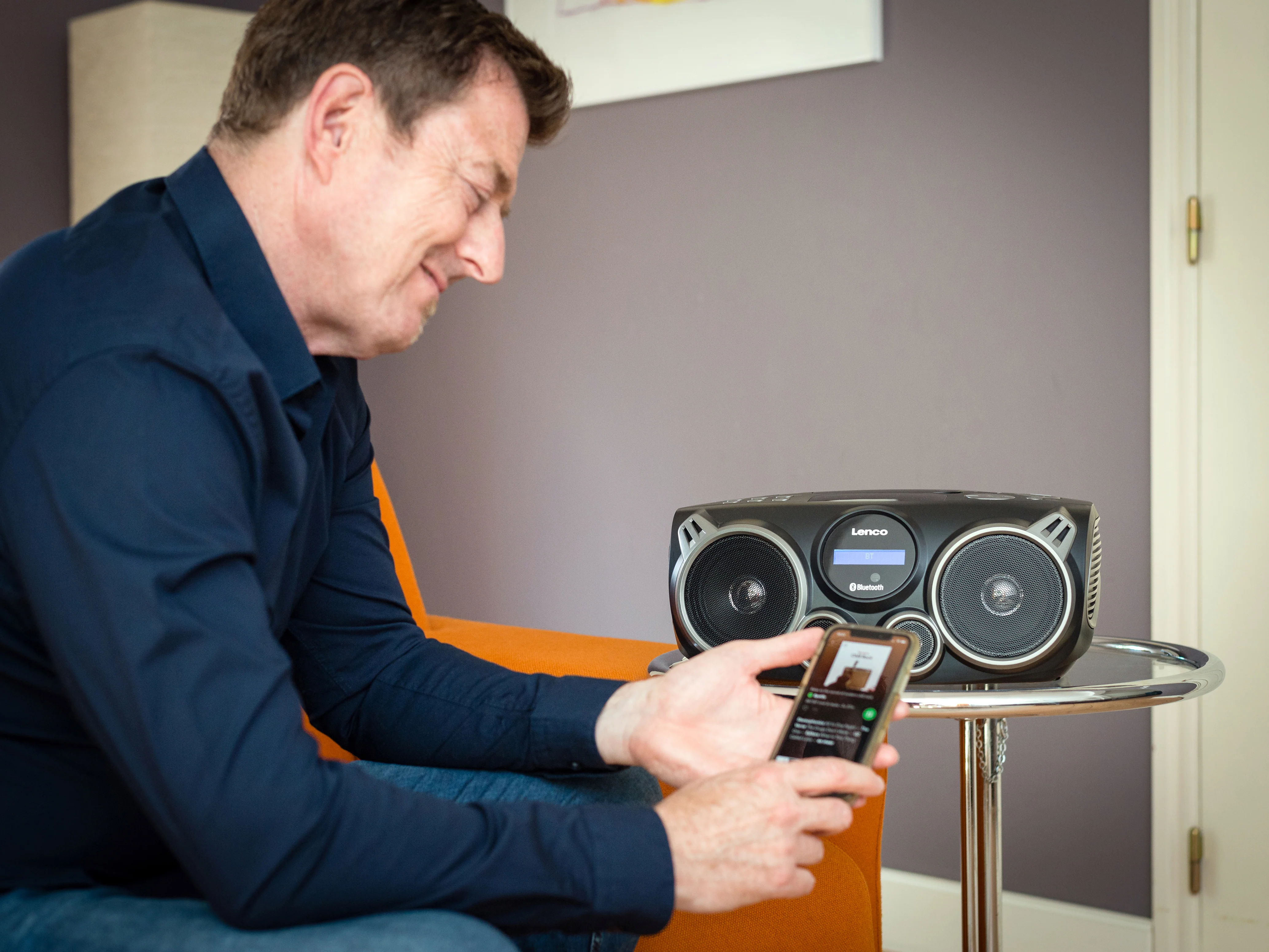 Lenco SCD-685BK - Radio DAB+/FM/lecteur CD portable avec connexions Bluetooth® et USB et emplacement pour carte SD - Noir - Image 12